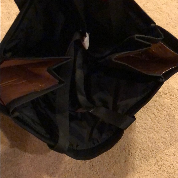 Brand new Victoria’s Secret insulated tote - Picture 2 of 4